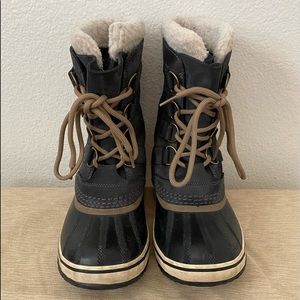 Woman Sorel snow boots
